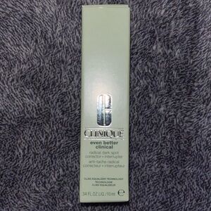 CLINIQUE EVEN BETTER  clinical radical dark spot corrector + interrupter